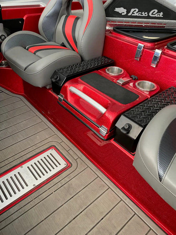 DD26 STEP AND GLOVE BOX (PUMA STS/CARACAL STS)