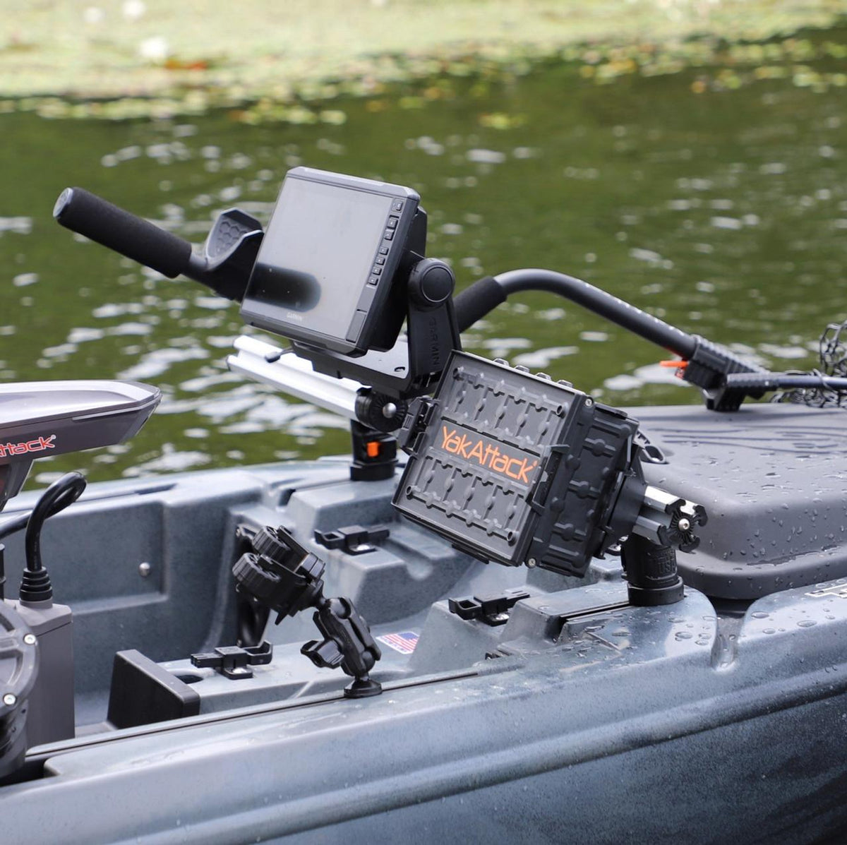 YAKATTACK COMMAND CENTER CROSSBAR w/ TRACK MOUNTED LOCKNLOAD MOUNTING ...