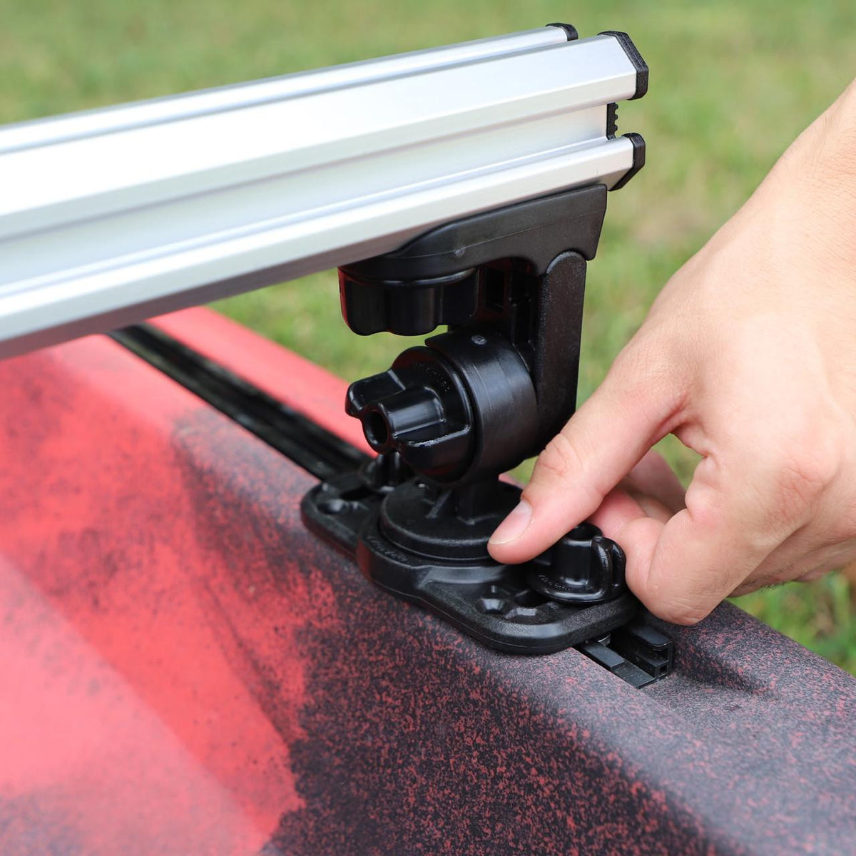 YAKATTACK COMMAND CENTER CROSSBAR w/ ZERO PLAY LOCKNLOAD TRACK MOUNT A ...