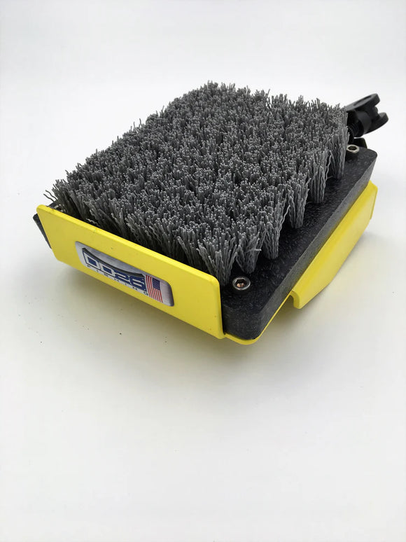 DD26 MEAN CLEAN KICK BRUSH